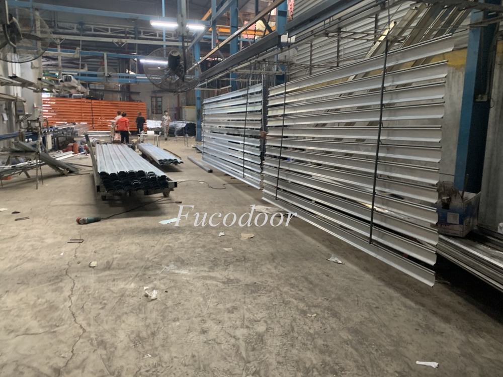 Cửa cuốn siêu trường thép đột lỗ thoáng khu vực Quảng Trị