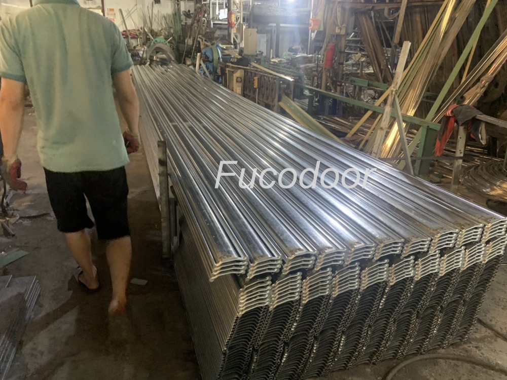 Cửa cuốn siêu trường ST100 tại Quảng Ninh