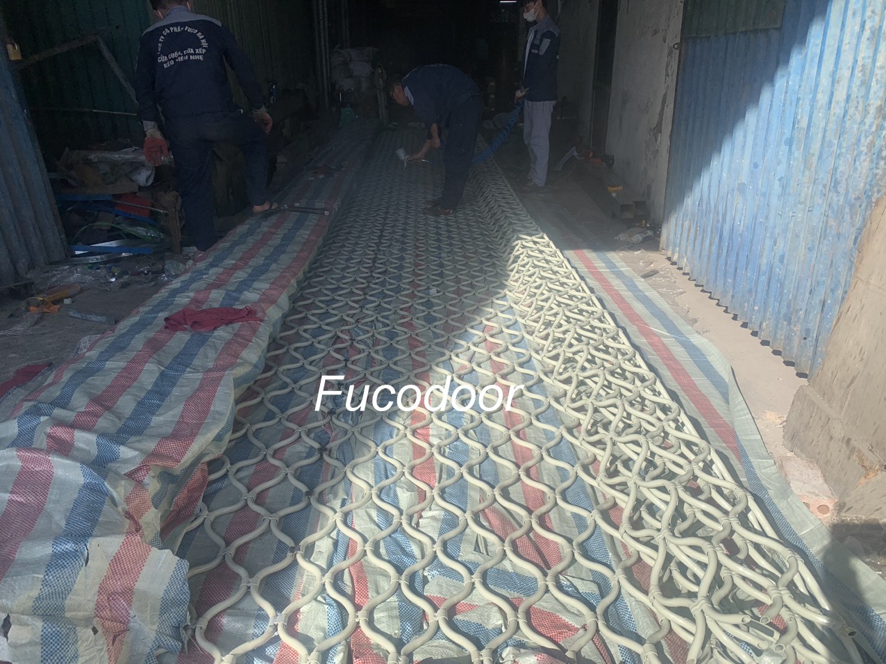 Cửa cuốn Mắt lưới sơn tĩnh điện tại Nam Định