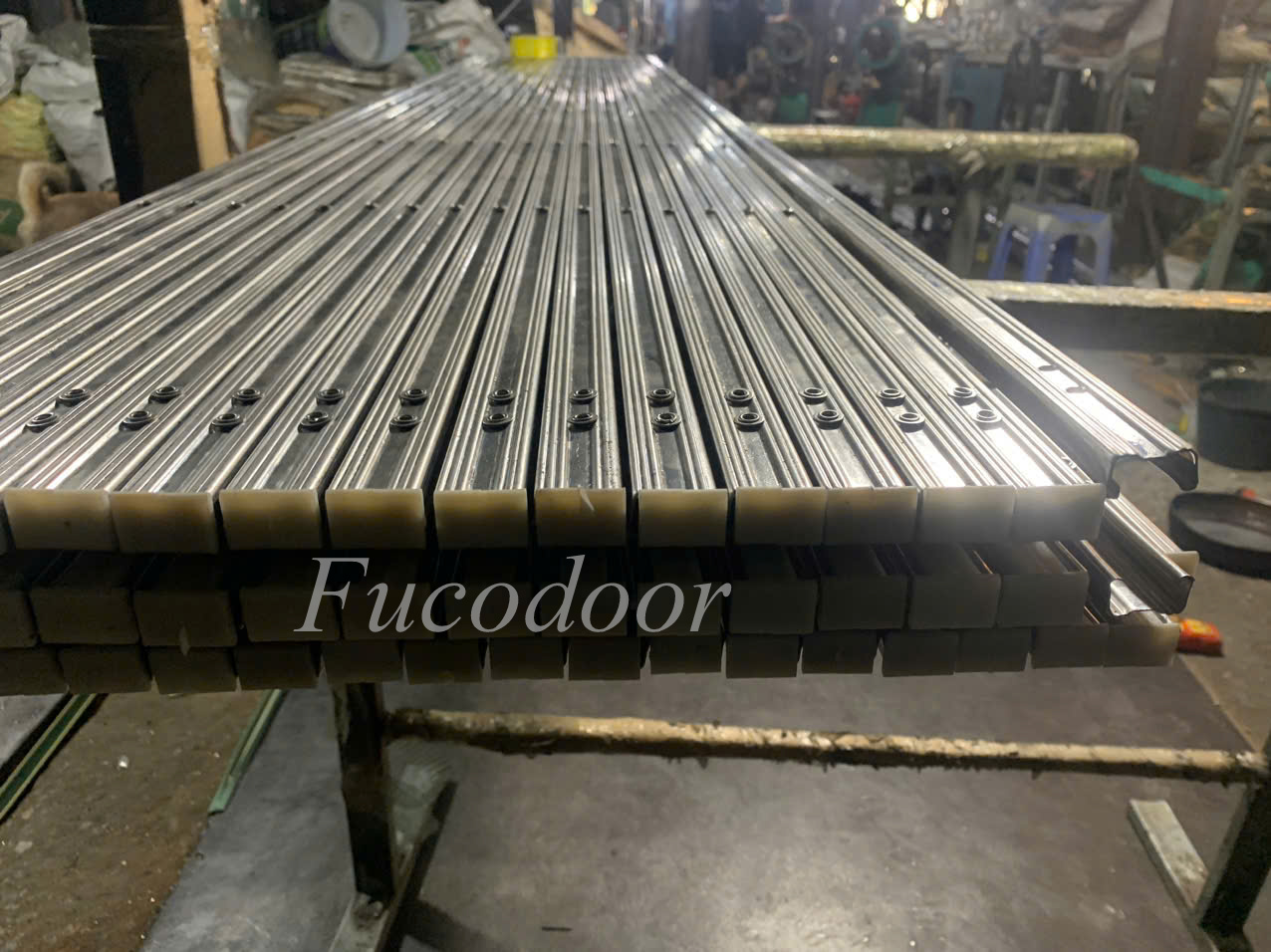 Cửa xếp INOX Đài Loan không lá