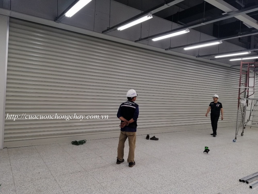 Cửa cuốn chống cháy FC 100, cửa cuốn chống cháy đài loan, Cửa cuốn chống cháy 1 lớp được thiết kế để tự động ngăn lửa lan tỏa, đảm bảo an toàn