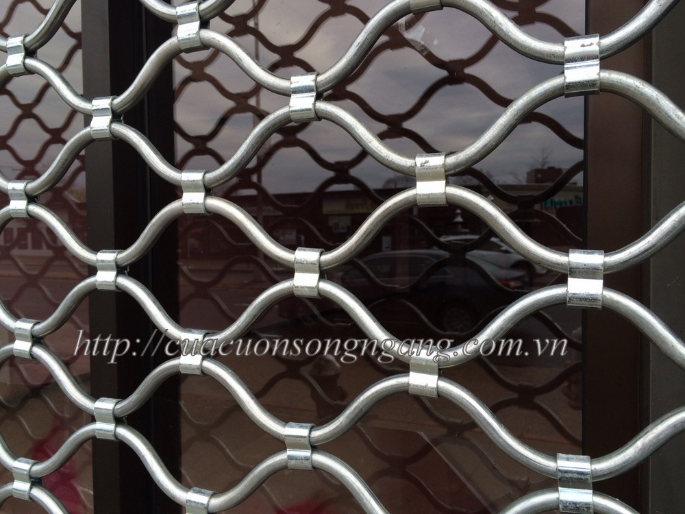 Giá Cửa cuốn Mắt Võng INOX 304 tại Bắc Ninh