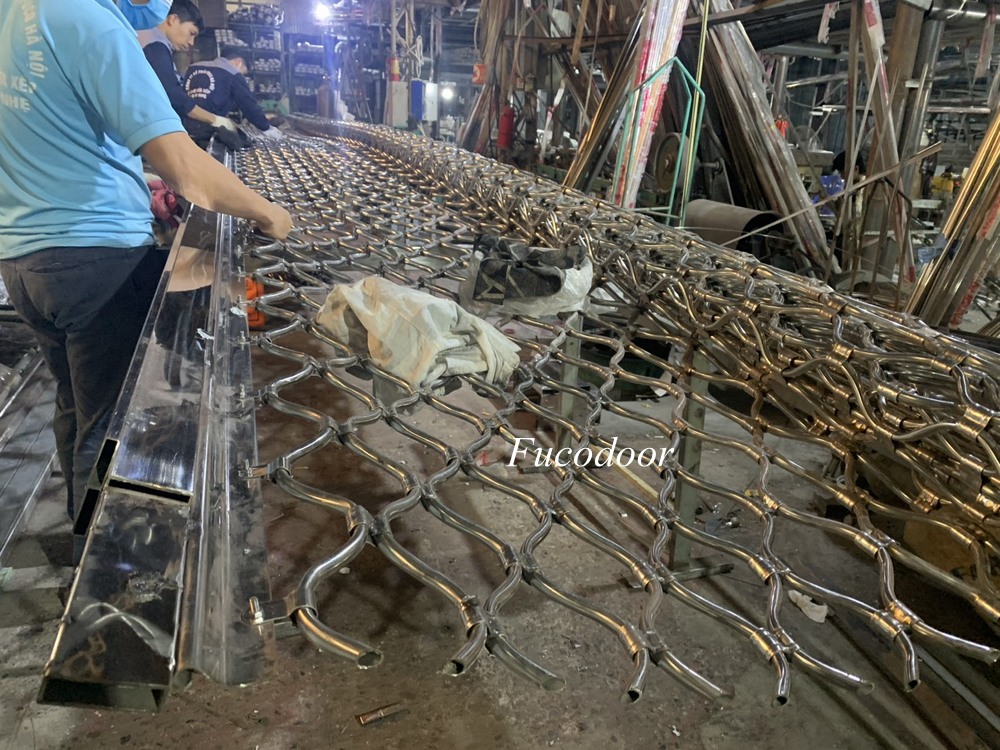 Báo giá cửa cuốn mắt võng