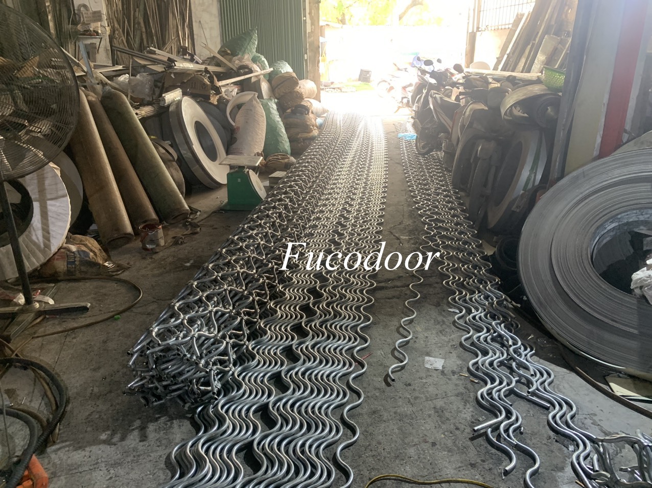 Báo giá cửa cuốn lưới mắc võng, mắt cáo rẻ đẹp