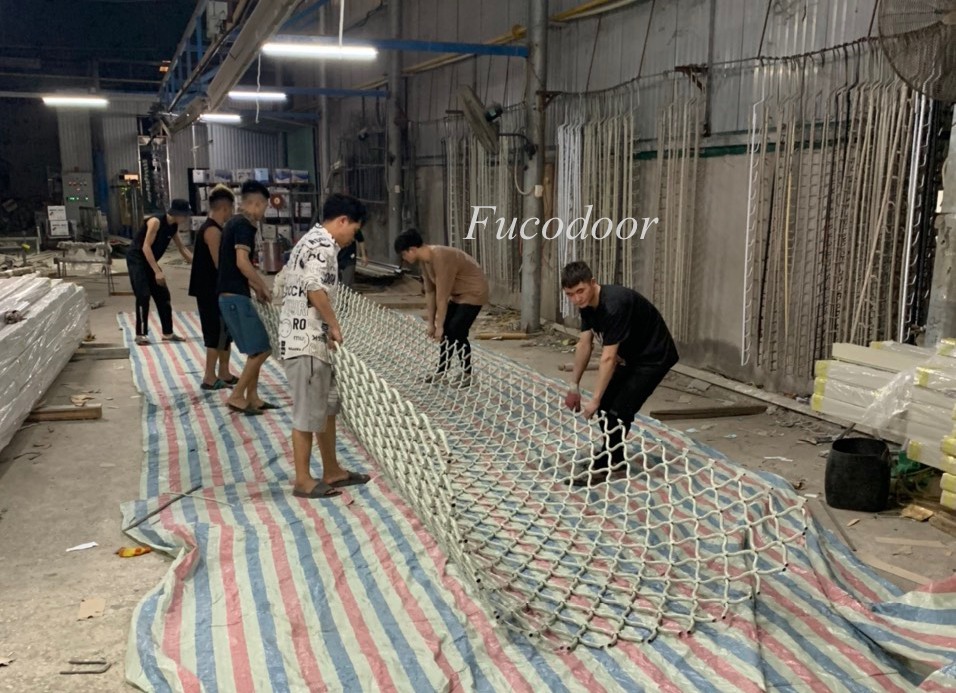 Báo giá cửa cuốn mắt võng giá rẻ nhất thị xã Quảng Yên