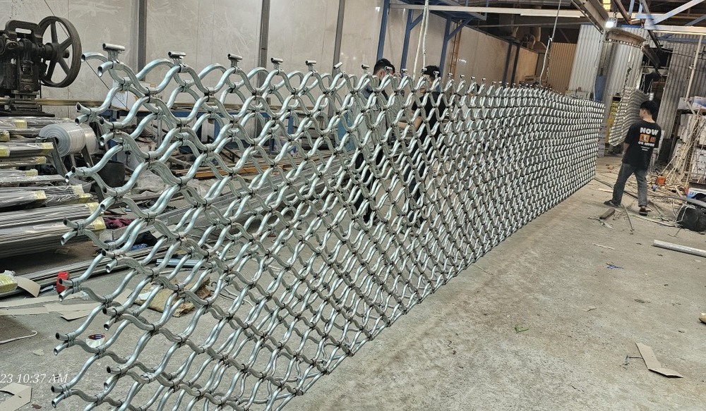 Cửa cuốn mắt võng INOX