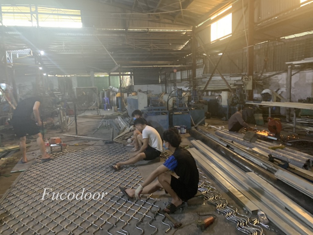 Cửa Cuốn Lưới Mắc Võng Sơn Tĩnh Điện