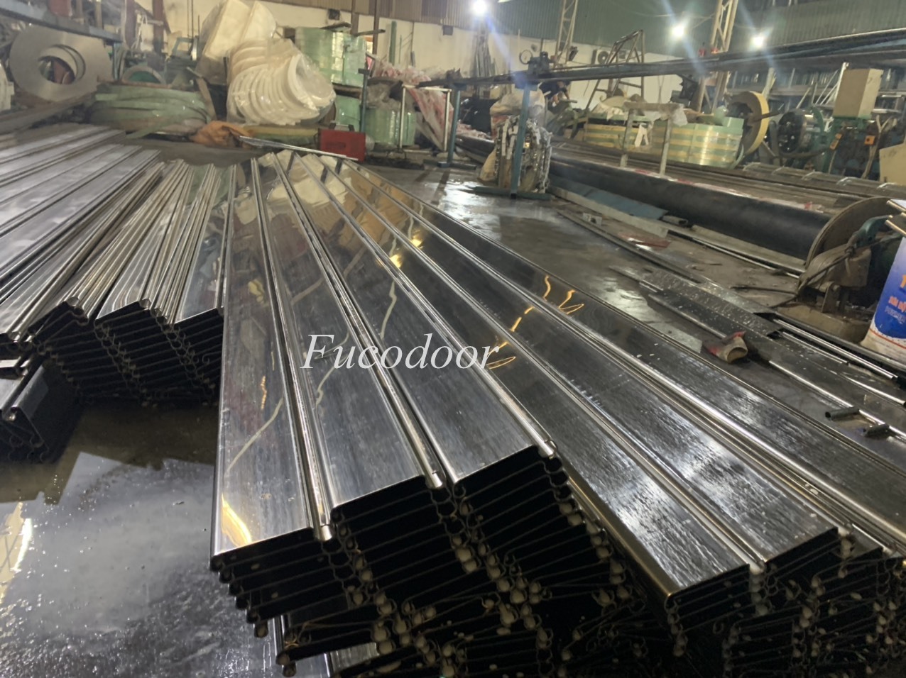 Cửa cuốn siêu trường Korea: Bản 7.5cm, khổ thép 130mm