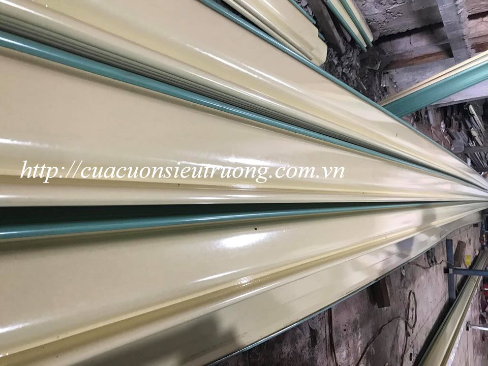 cửa cuốn siêu trường thép mạ màu