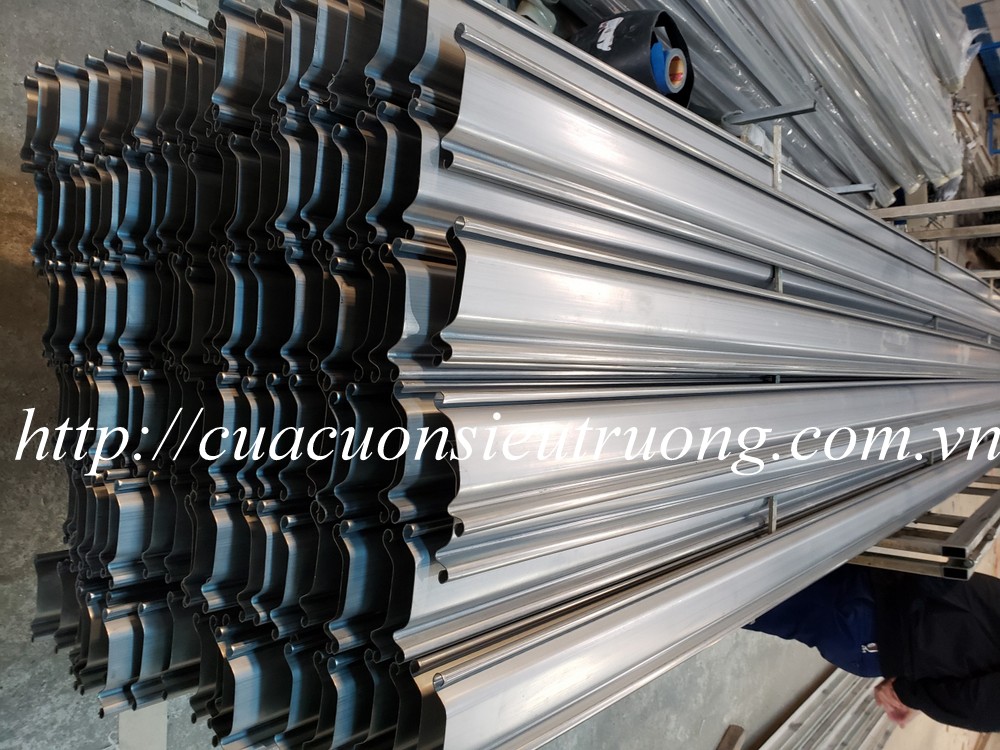 Cửa cuốn siêu trường sơn tĩnh điện