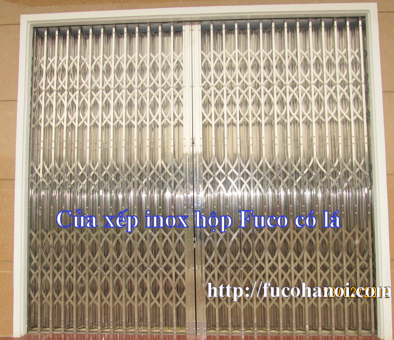 Cửa xếp INOX 304 Fuco có giá rẻ với kiểu hộp 20x20